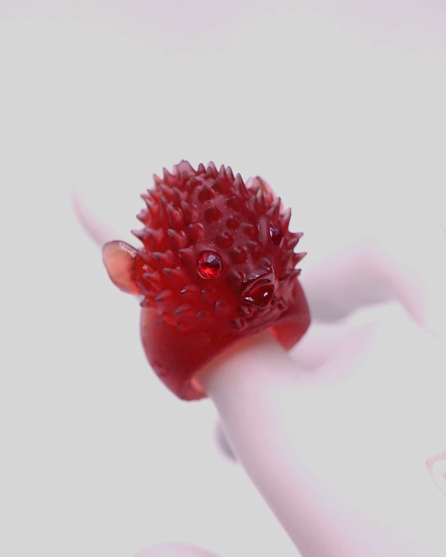 Anillos rojo translucido