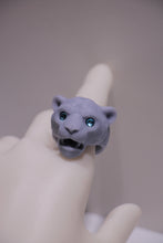 Cargar imagen en el visor de la galería, Anillos gris Sólido texturizado
