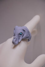 Cargar imagen en el visor de la galería, Anillos gris Sólido texturizado
