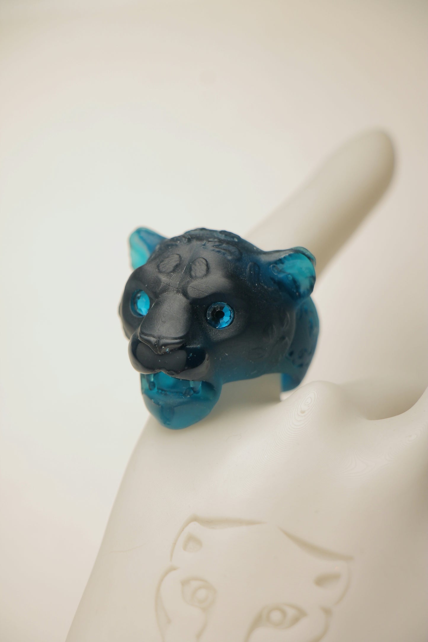 Anillos azul translucido