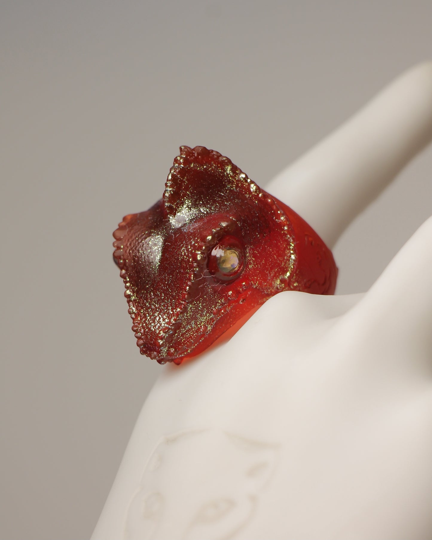 Anillos rojo translucido