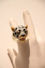 Cargar imagen en el visor de la galería, Anillo Jaguar gris con manchas
