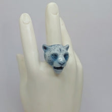 Cargar imagen en el visor de la galería, Anillo Jaguar manchado en decapé azul

